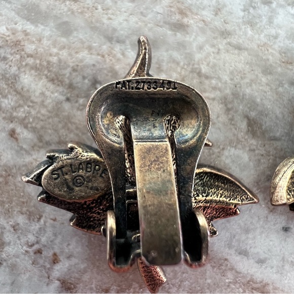 Vintage Clip on Leaf Earrings, Antique Brass Toned - Picture 3 of 8